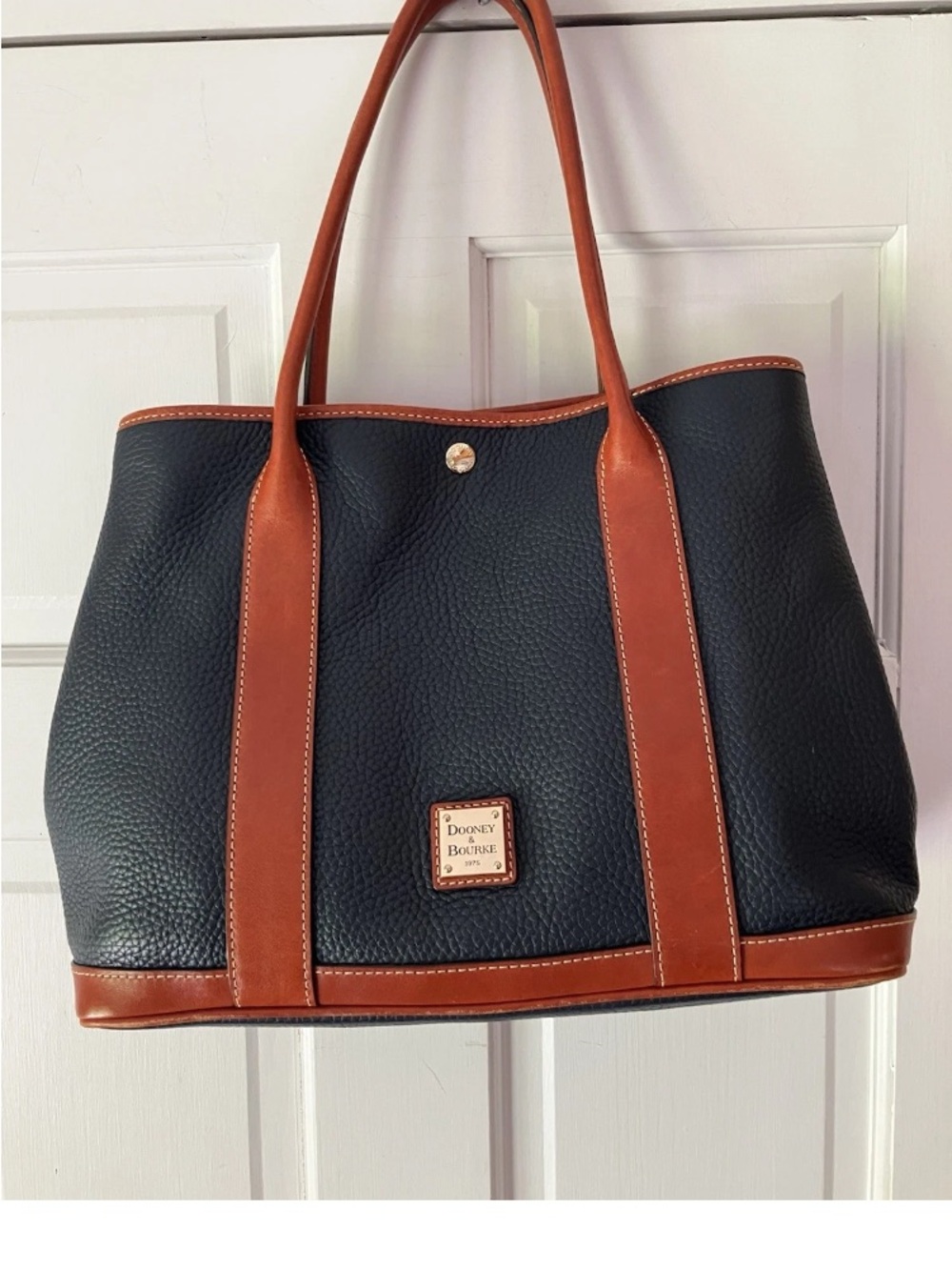 Authentic Vintage Dooney & Bourke Pebble Grain Leather
Satchel Black & Tan/Brown